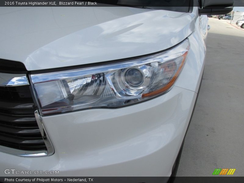 Blizzard Pearl / Black 2016 Toyota Highlander XLE