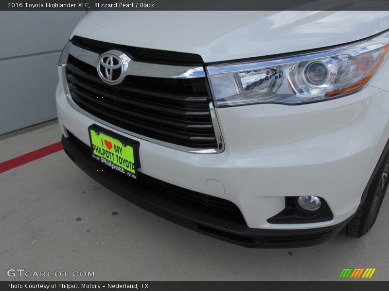 Blizzard Pearl / Black 2016 Toyota Highlander XLE