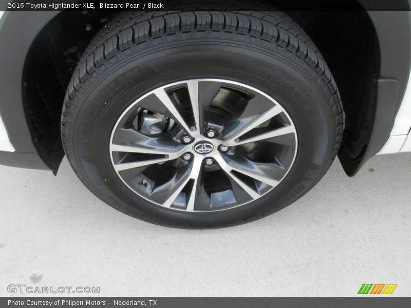 Blizzard Pearl / Black 2016 Toyota Highlander XLE