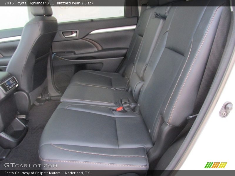 Blizzard Pearl / Black 2016 Toyota Highlander XLE