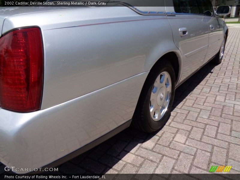 Sterling Metallic / Dark Gray 2002 Cadillac DeVille Sedan