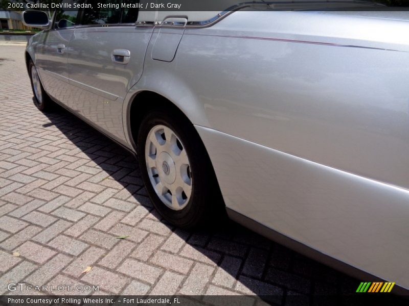 Sterling Metallic / Dark Gray 2002 Cadillac DeVille Sedan