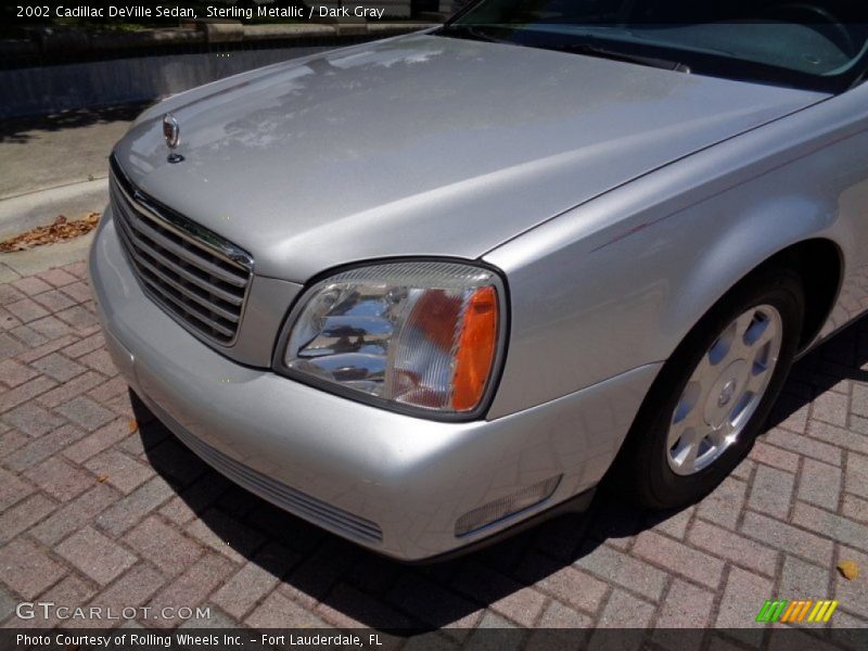 Sterling Metallic / Dark Gray 2002 Cadillac DeVille Sedan