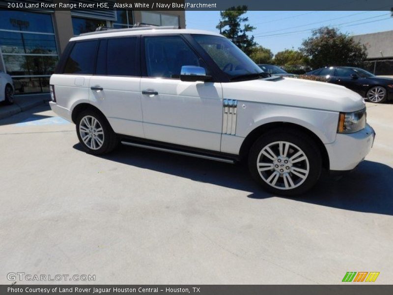 Alaska White / Navy Blue/Parchment 2010 Land Rover Range Rover HSE