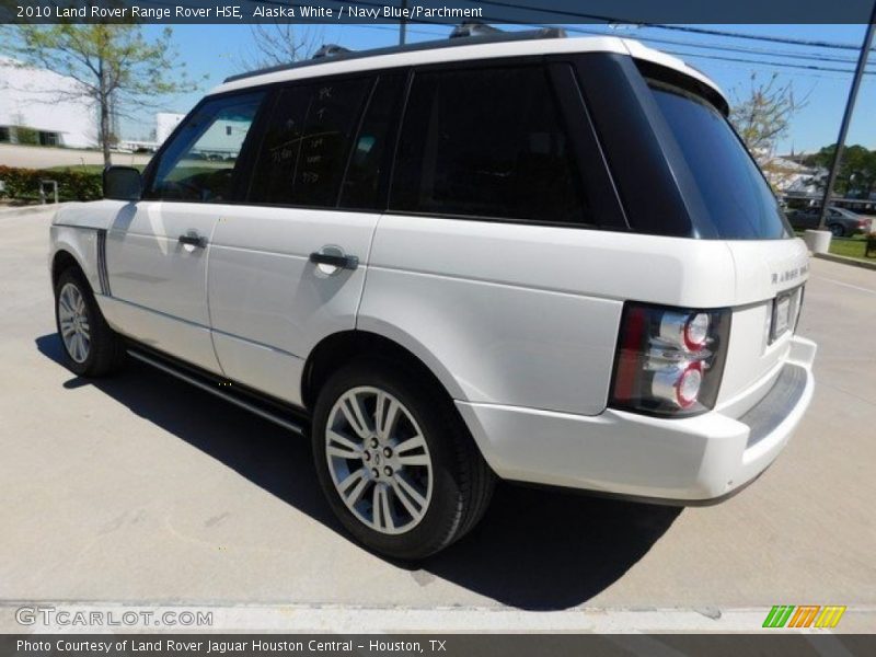 Alaska White / Navy Blue/Parchment 2010 Land Rover Range Rover HSE