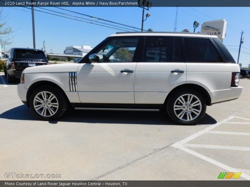 Alaska White / Navy Blue/Parchment 2010 Land Rover Range Rover HSE