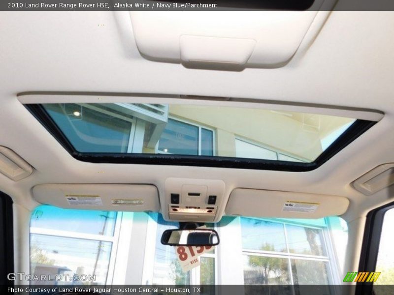 Alaska White / Navy Blue/Parchment 2010 Land Rover Range Rover HSE