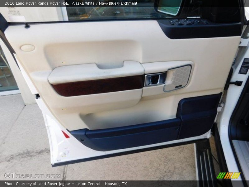 Alaska White / Navy Blue/Parchment 2010 Land Rover Range Rover HSE