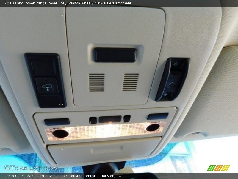 Alaska White / Navy Blue/Parchment 2010 Land Rover Range Rover HSE