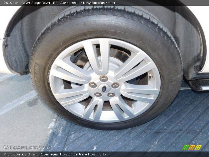 Alaska White / Navy Blue/Parchment 2010 Land Rover Range Rover HSE