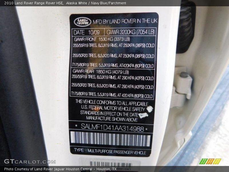 Alaska White / Navy Blue/Parchment 2010 Land Rover Range Rover HSE