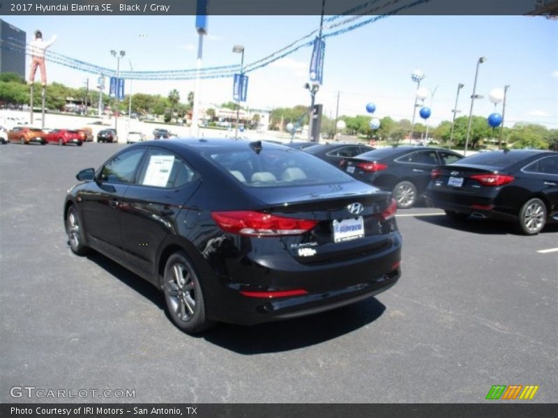 Black / Gray 2017 Hyundai Elantra SE