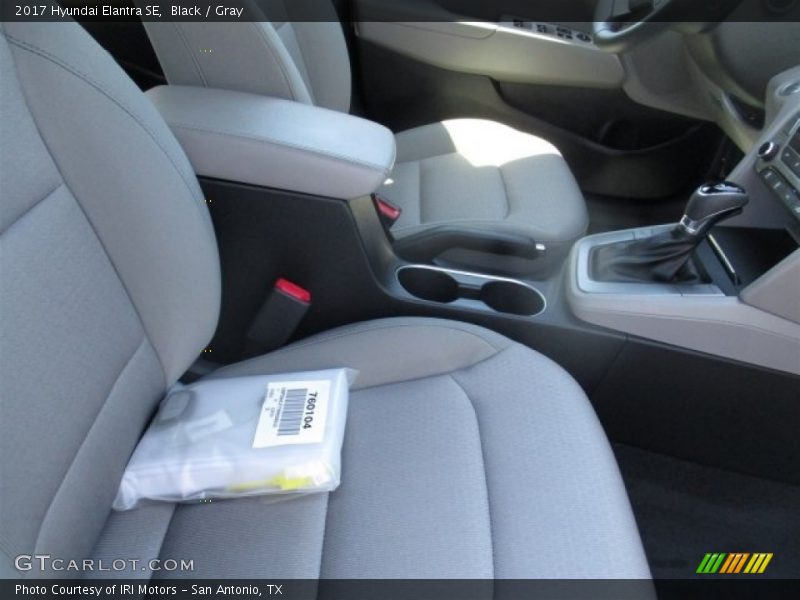 Black / Gray 2017 Hyundai Elantra SE