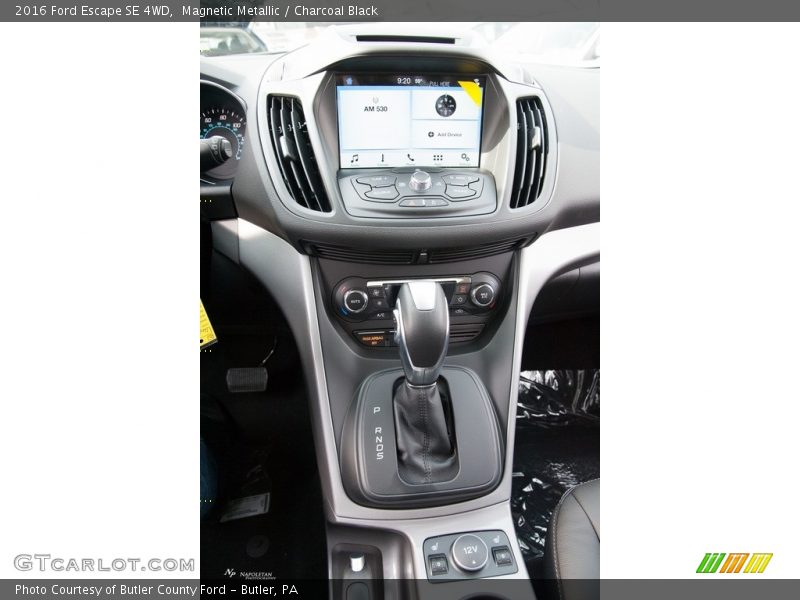Magnetic Metallic / Charcoal Black 2016 Ford Escape SE 4WD