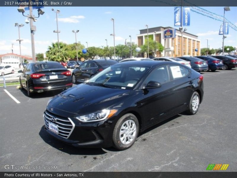 Black / Gray 2017 Hyundai Elantra SE