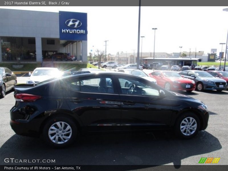 Black / Gray 2017 Hyundai Elantra SE