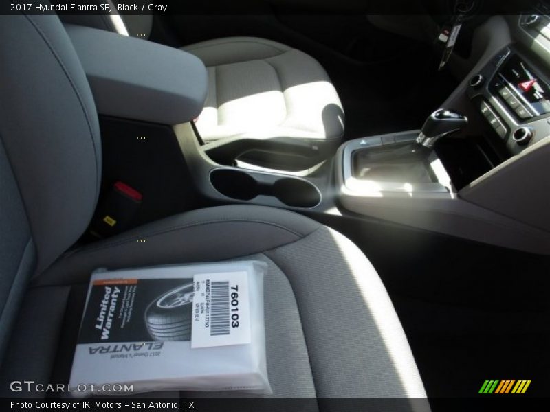 Black / Gray 2017 Hyundai Elantra SE