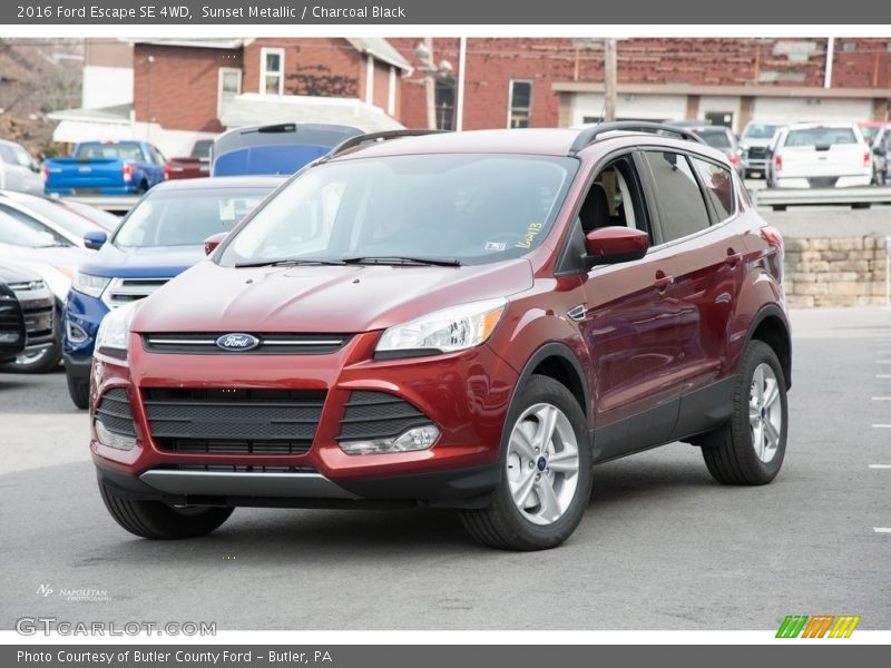 Sunset Metallic / Charcoal Black 2016 Ford Escape SE 4WD