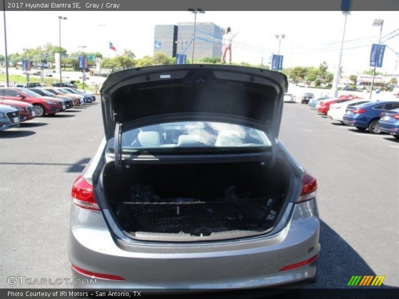 Gray / Gray 2017 Hyundai Elantra SE
