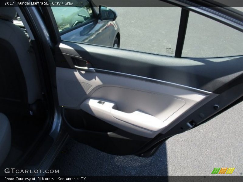 Gray / Gray 2017 Hyundai Elantra SE