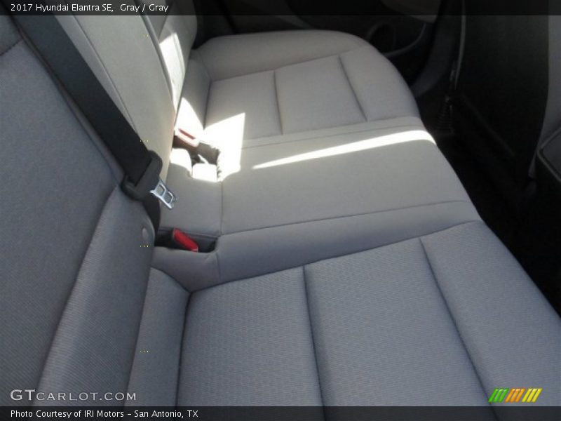 Gray / Gray 2017 Hyundai Elantra SE