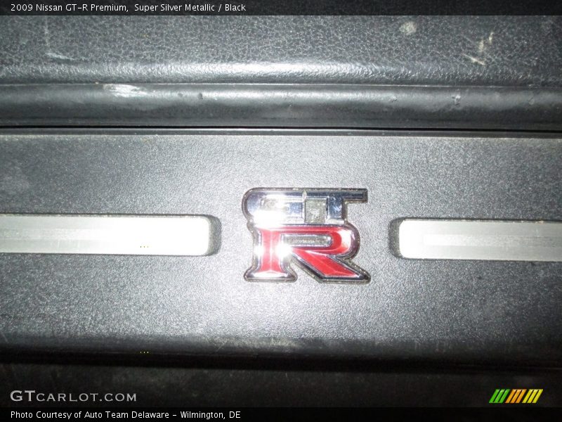 Super Silver Metallic / Black 2009 Nissan GT-R Premium