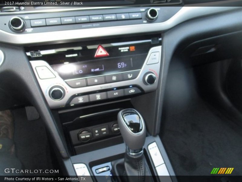Silver / Black 2017 Hyundai Elantra Limited