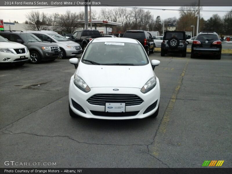 Oxford White / Charcoal Black 2014 Ford Fiesta S Sedan