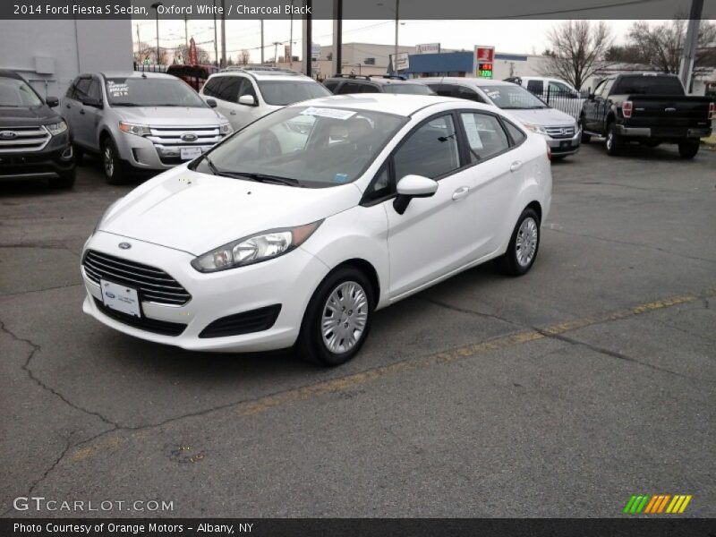 Oxford White / Charcoal Black 2014 Ford Fiesta S Sedan