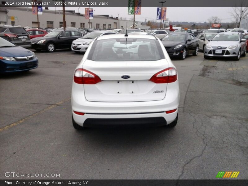 Oxford White / Charcoal Black 2014 Ford Fiesta S Sedan