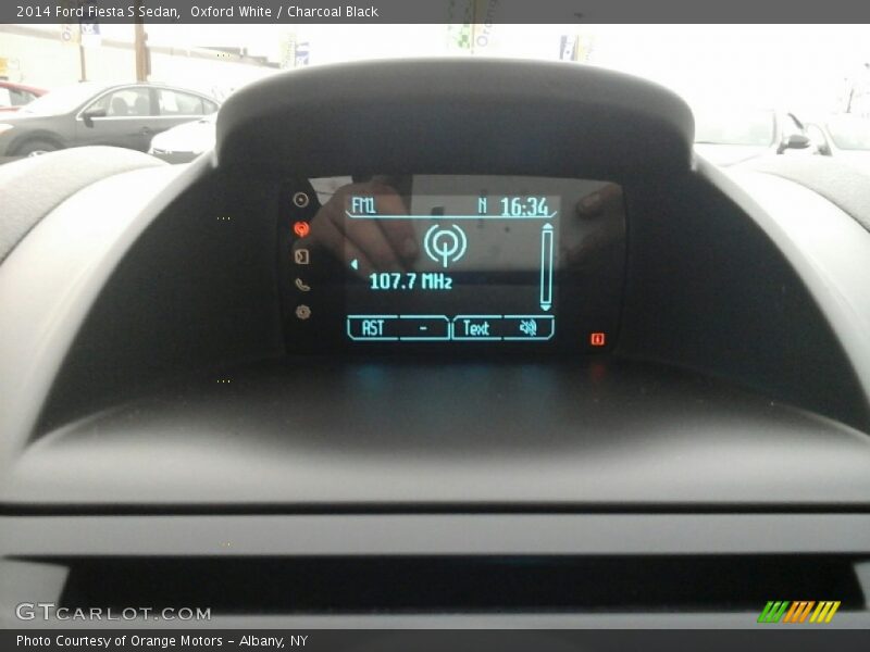 Oxford White / Charcoal Black 2014 Ford Fiesta S Sedan