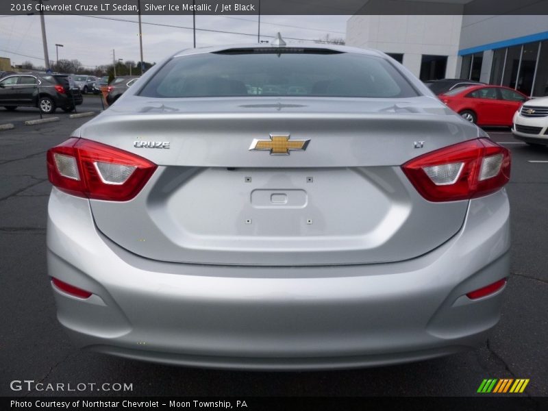 Silver Ice Metallic / Jet Black 2016 Chevrolet Cruze LT Sedan