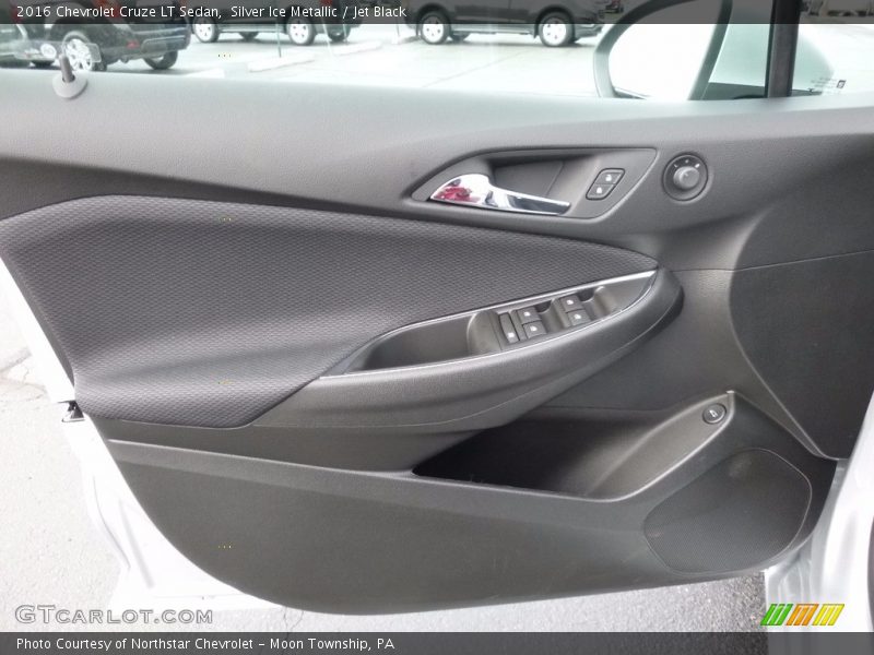 Silver Ice Metallic / Jet Black 2016 Chevrolet Cruze LT Sedan