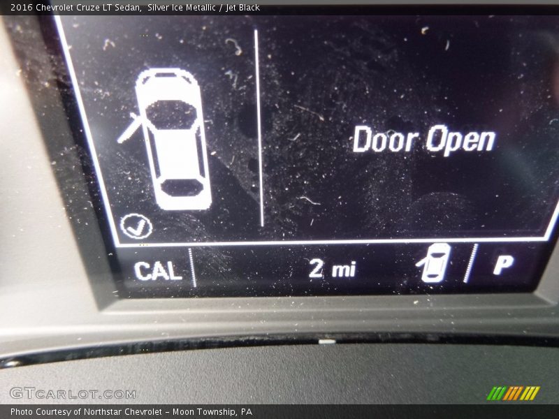 Silver Ice Metallic / Jet Black 2016 Chevrolet Cruze LT Sedan