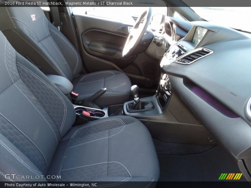 Magnetic Metallic / ST Charcoal Black 2016 Ford Fiesta ST Hatchback