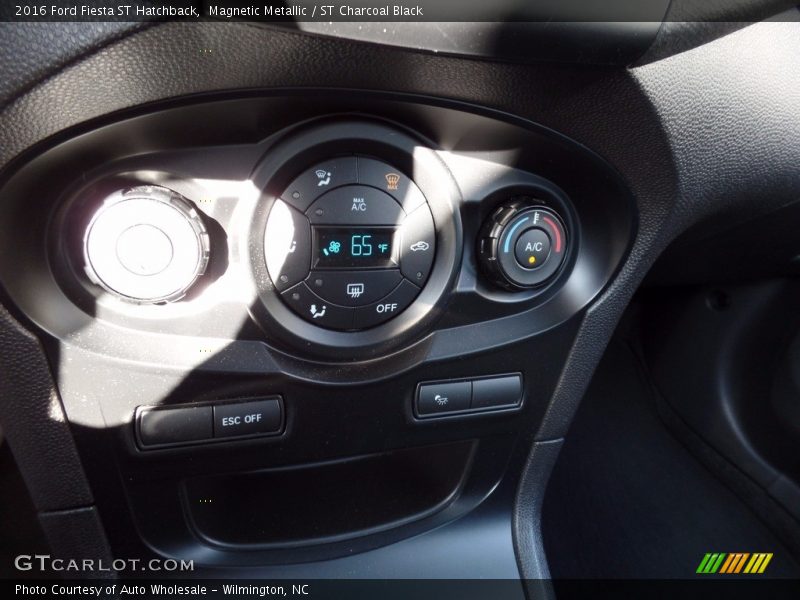 Magnetic Metallic / ST Charcoal Black 2016 Ford Fiesta ST Hatchback
