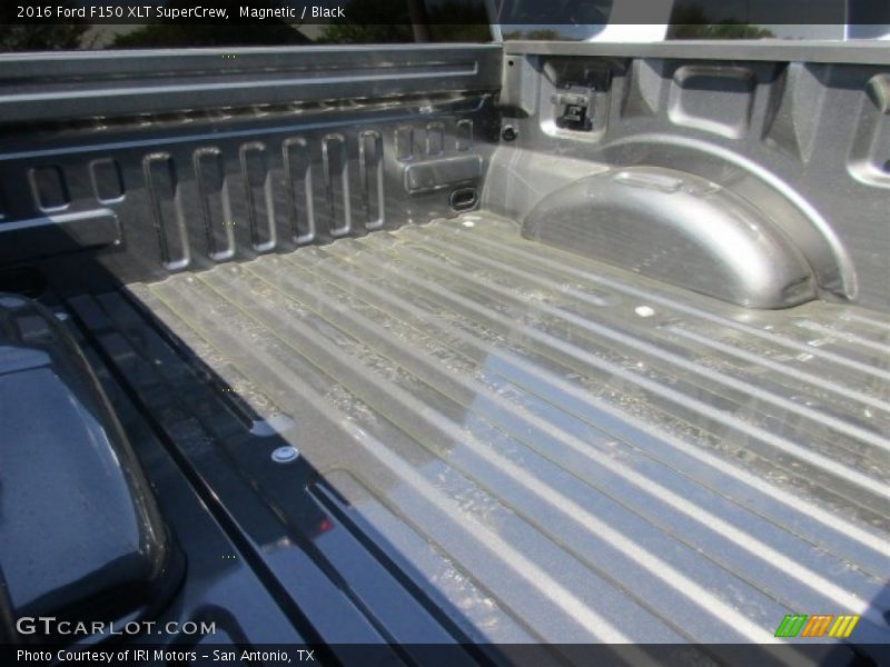 Magnetic / Black 2016 Ford F150 XLT SuperCrew
