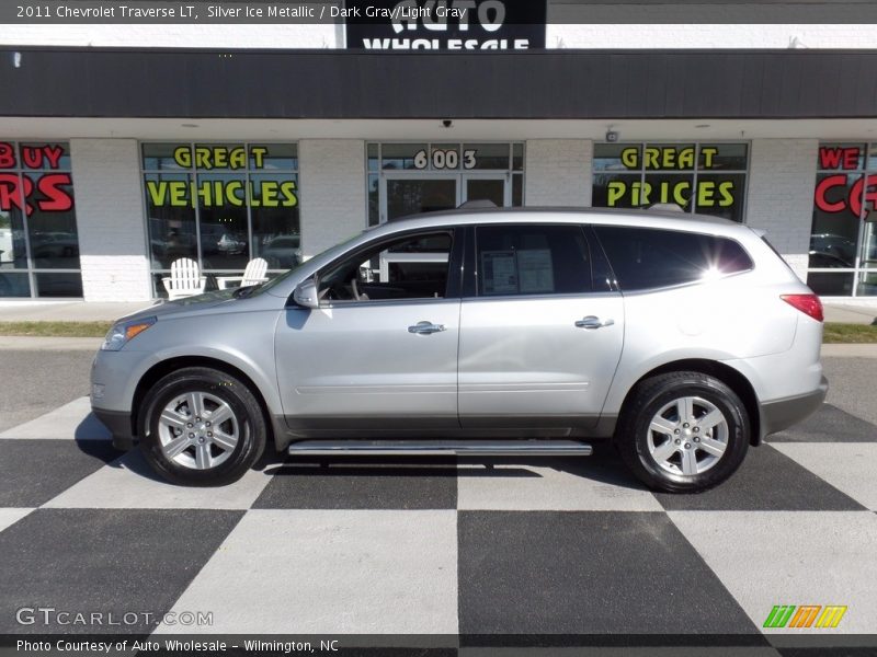 Silver Ice Metallic / Dark Gray/Light Gray 2011 Chevrolet Traverse LT