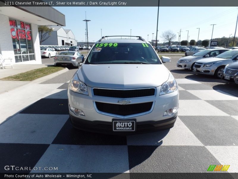 Silver Ice Metallic / Dark Gray/Light Gray 2011 Chevrolet Traverse LT