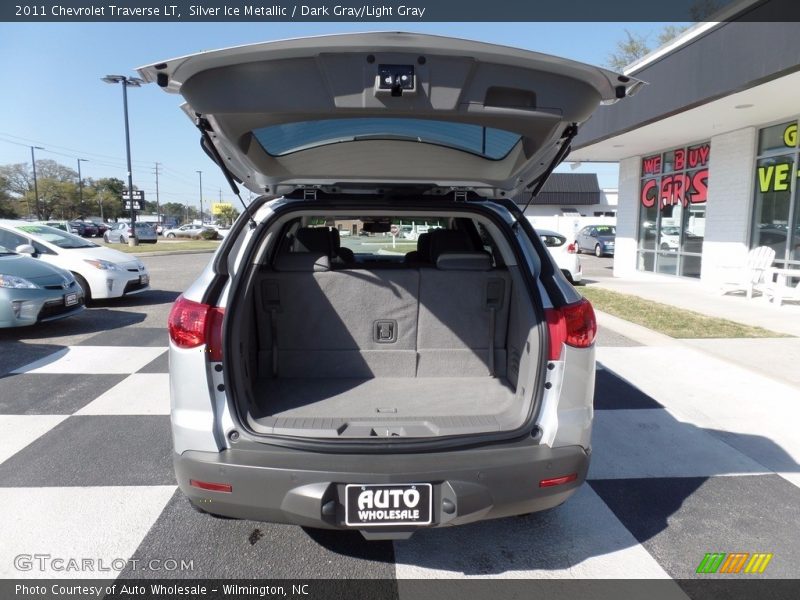 Silver Ice Metallic / Dark Gray/Light Gray 2011 Chevrolet Traverse LT