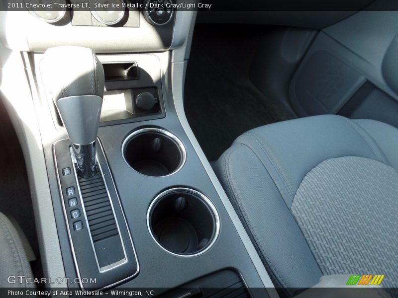 Silver Ice Metallic / Dark Gray/Light Gray 2011 Chevrolet Traverse LT