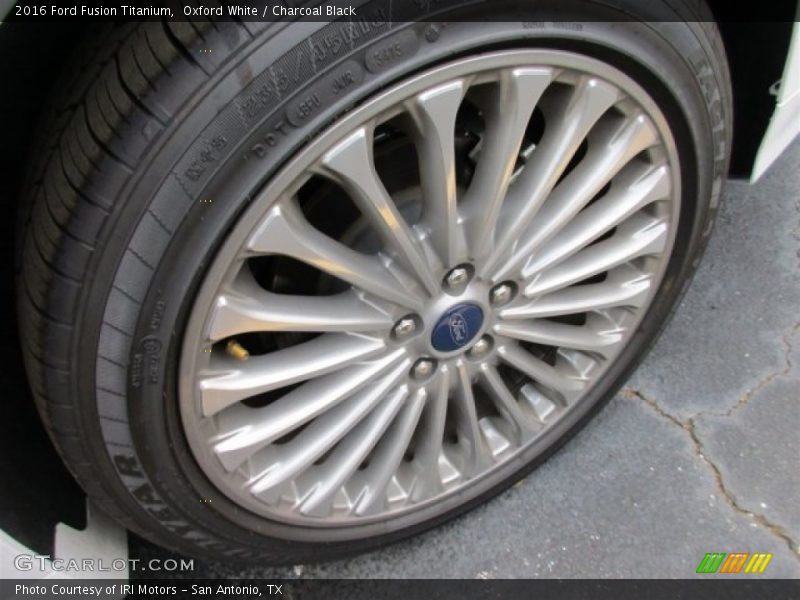 Oxford White / Charcoal Black 2016 Ford Fusion Titanium