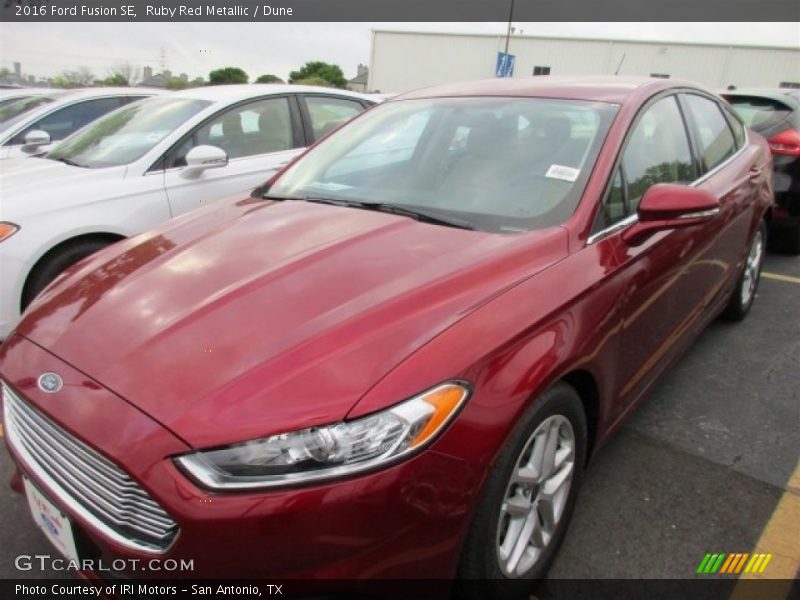 Ruby Red Metallic / Dune 2016 Ford Fusion SE
