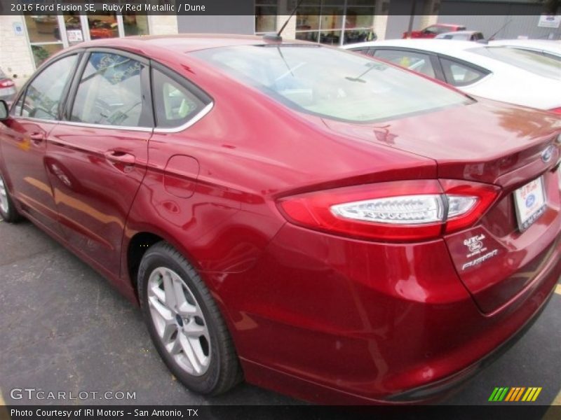 Ruby Red Metallic / Dune 2016 Ford Fusion SE