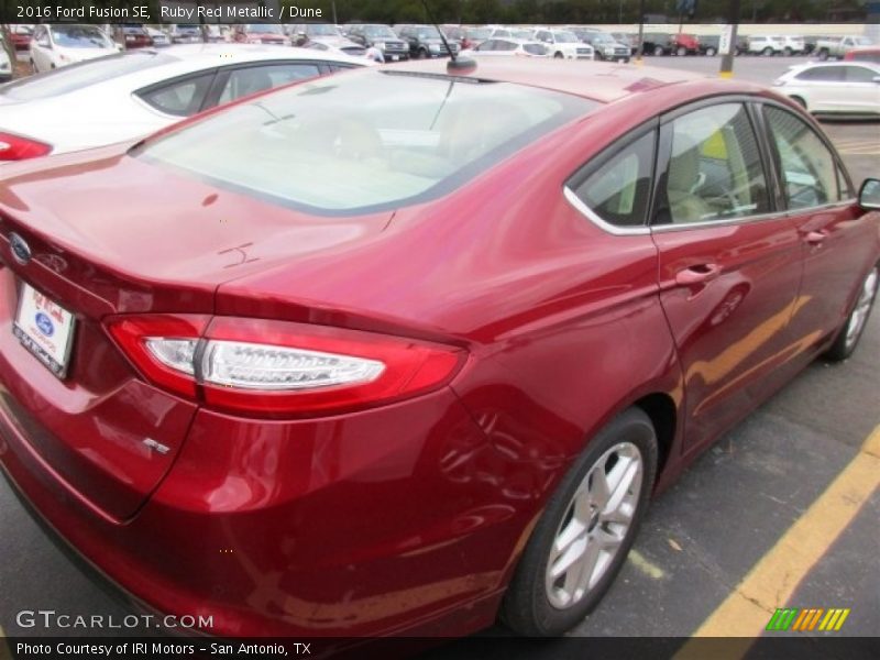 Ruby Red Metallic / Dune 2016 Ford Fusion SE