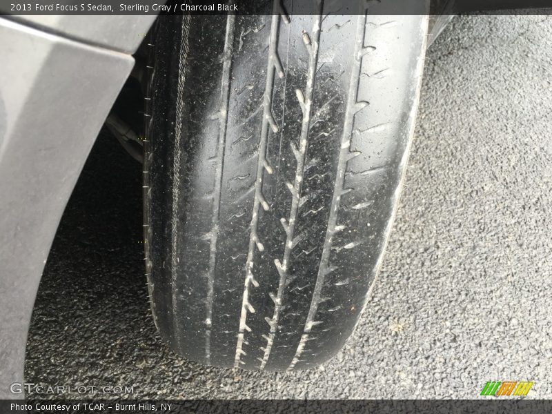 Sterling Gray / Charcoal Black 2013 Ford Focus S Sedan