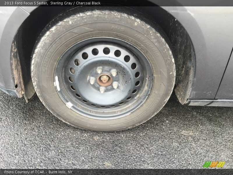 Sterling Gray / Charcoal Black 2013 Ford Focus S Sedan