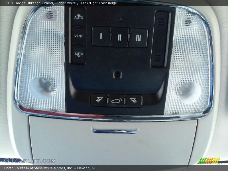 Bright White / Black/Light Frost Beige 2013 Dodge Durango Citadel
