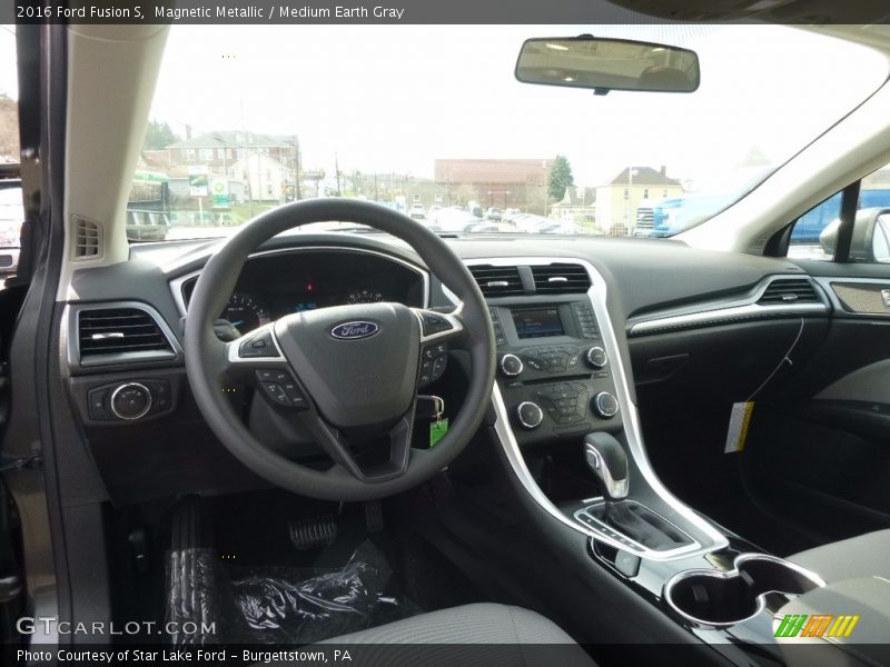 Magnetic Metallic / Medium Earth Gray 2016 Ford Fusion S