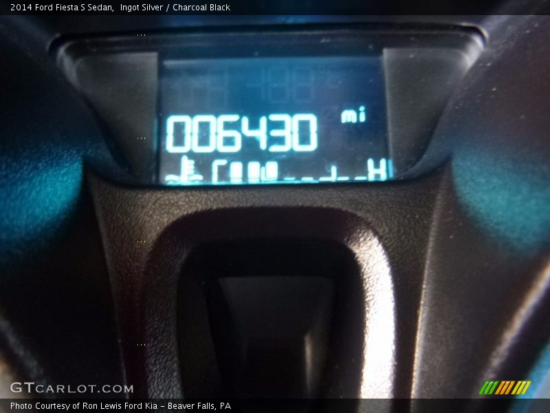 Ingot Silver / Charcoal Black 2014 Ford Fiesta S Sedan